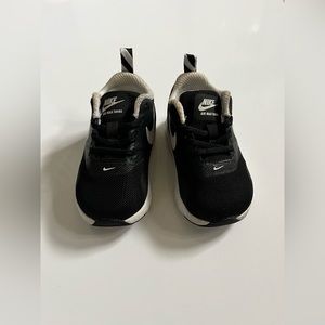 Nike Air Max Tavas US Size 4C / Black & White